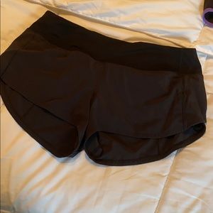 Lululemon speed up shorts 2.5”